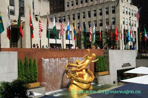 Rockefeller_Center_02