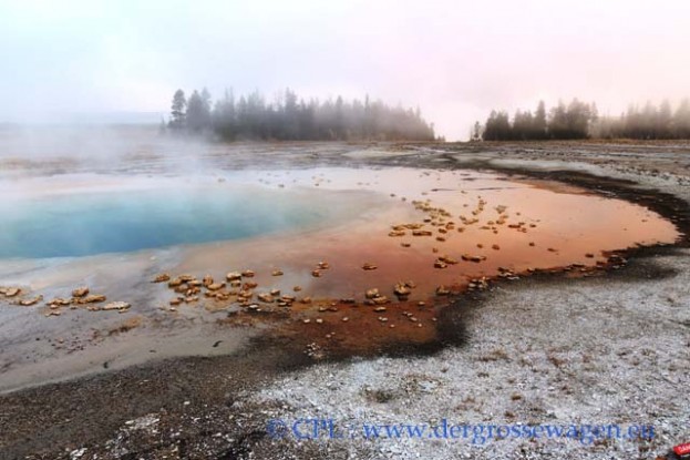 Midway_Geyser_Basin_03