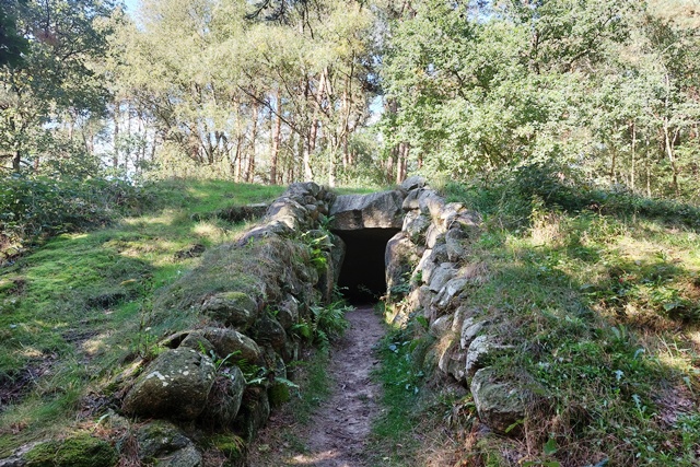 Hümmling rekonstruiertes Großsteingrab